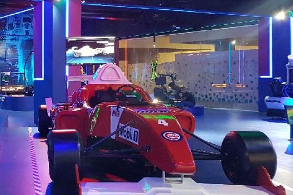 GS-105 GSeat Motion simulator, integrated in F1 model