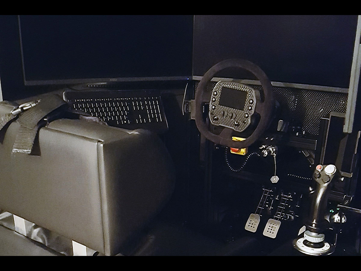 GS-105 GSeat Motion Simulator in a beautiful, professional cockpoit for simracing and flight sims