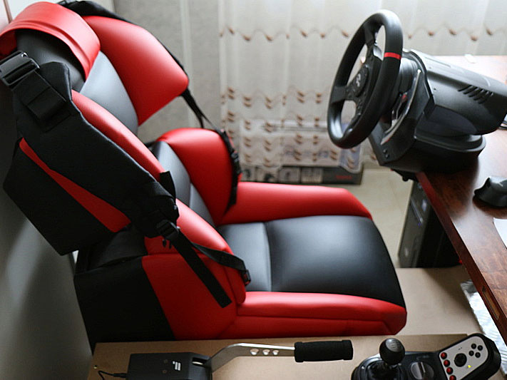 GS-Cobra GSeat Motion Simulator setup with wooden DIY cockpit