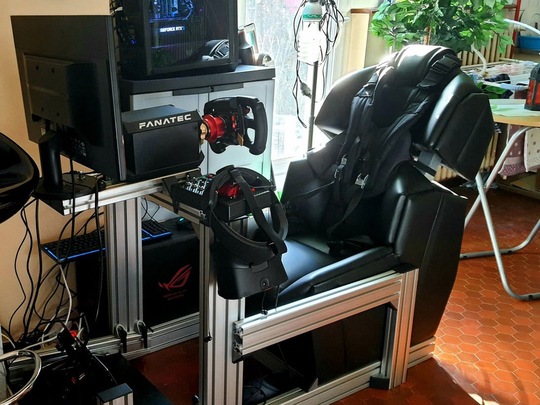 Black GS-Cobra GSeat motion simulator setup cockpit
