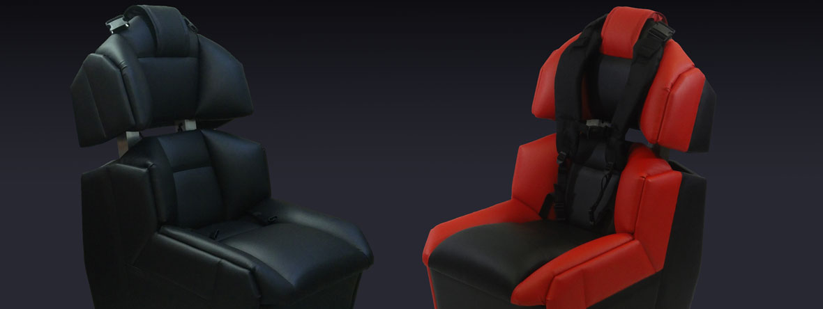 GS-Cobra motion simulator, two models: entirely black and red/black